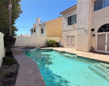 8300 Tivoli Cove Drive - Photo Thumbnail 17