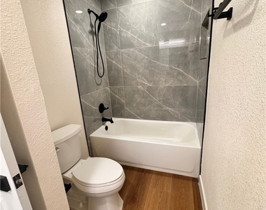 1321 Nadine Way - Photo Thumbnail 5