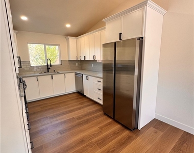 1321 Nadine Way - Photo Thumbnail 3