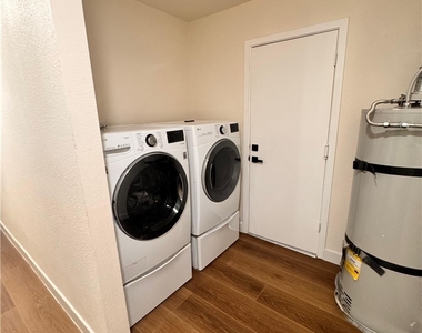 1321 Nadine Way - Photo Thumbnail 18