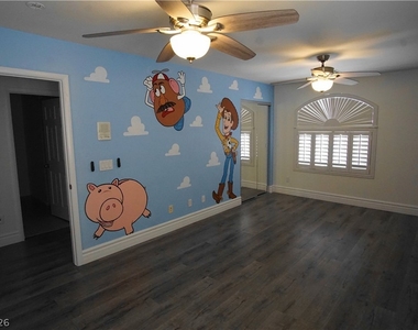 9682 Driftwood Island Court - Photo Thumbnail 12