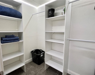 230 E Flamingo Road - Photo Thumbnail 8