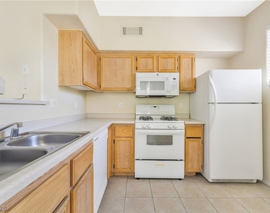 9050 W Warm Springs Road - Photo Thumbnail 10