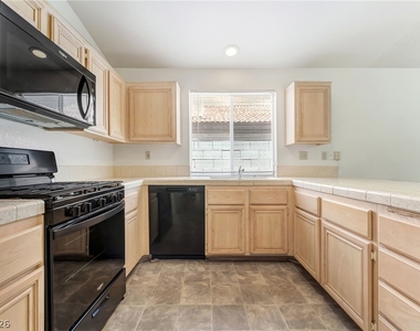 9725 Horizon Hills Drive - Photo Thumbnail 11