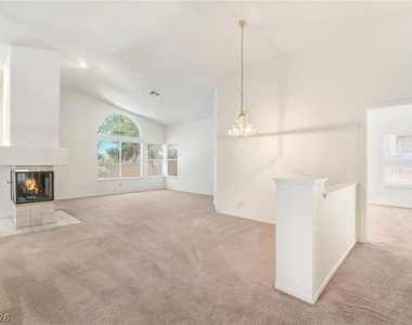 9725 Horizon Hills Drive - Photo Thumbnail 4