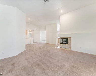 9725 Horizon Hills Drive - Photo Thumbnail 6
