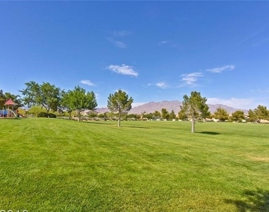 8836 Iron Hitch Avenue - Photo Thumbnail 18