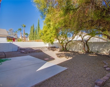 8836 Iron Hitch Avenue - Photo Thumbnail 13