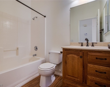 8836 Iron Hitch Avenue - Photo Thumbnail 12