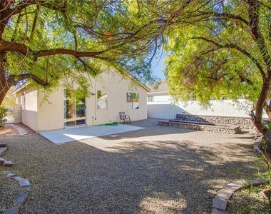 8836 Iron Hitch Avenue - Photo Thumbnail 14