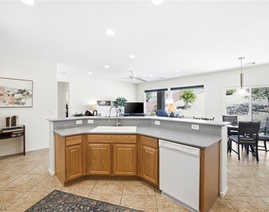 2635 Solera Moon Drive - Photo Thumbnail 9