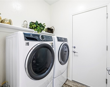2635 Solera Moon Drive - Photo Thumbnail 24