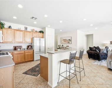 2635 Solera Moon Drive - Photo Thumbnail 10