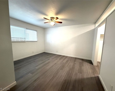 1908 Rexford Drive - Photo Thumbnail 9