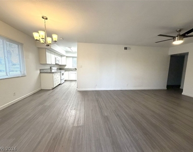 1908 Rexford Drive - Photo Thumbnail 2