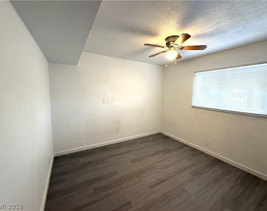 1908 Rexford Drive - Photo Thumbnail 6