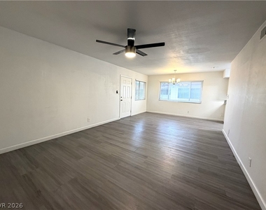 1908 Rexford Drive - Photo Thumbnail 3