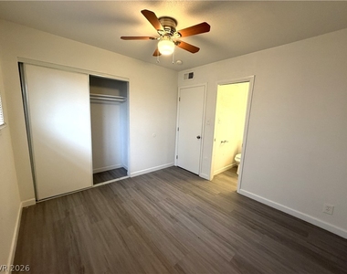1908 Rexford Drive - Photo Thumbnail 13
