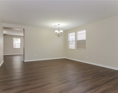 2125 Silvereye Drive - Photo Thumbnail 5