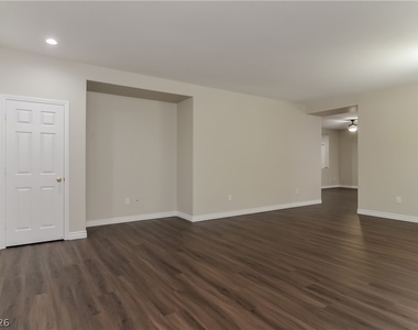 2125 Silvereye Drive - Photo Thumbnail 6