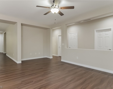2125 Silvereye Drive - Photo Thumbnail 4