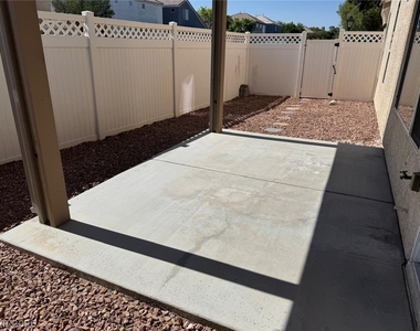 6197 Glimmering Light Avenue - Photo Thumbnail 35