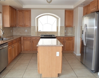 914 Socorro Song Lane - Photo Thumbnail 12