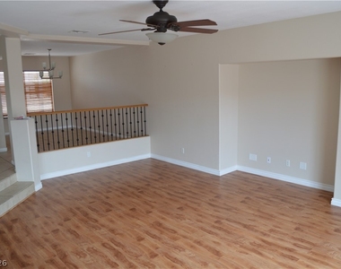 914 Socorro Song Lane - Photo Thumbnail 16