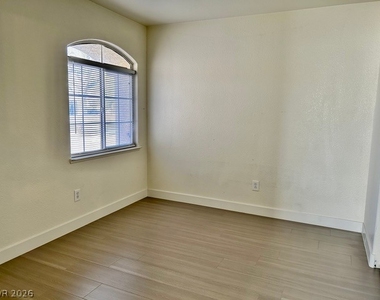 7316 Maiden Run Avenue - Photo Thumbnail 7