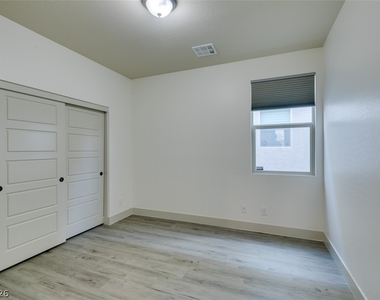 9009 Janice Glen Avenue - Photo Thumbnail 18