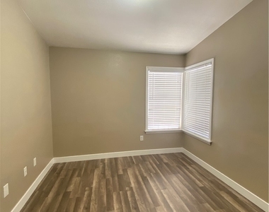 2118 Quinton Avenue - Photo Thumbnail 12