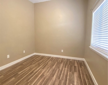 2118 Quinton Avenue - Photo Thumbnail 14
