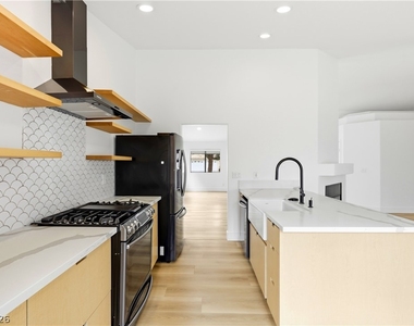 4818 Carefree Drive - Photo Thumbnail 14