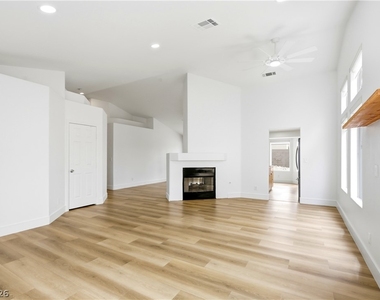 4818 Carefree Drive - Photo Thumbnail 5