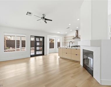 4818 Carefree Drive - Photo Thumbnail 8