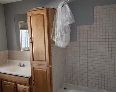 4897 Sawyer Avenue - Photo Thumbnail 19