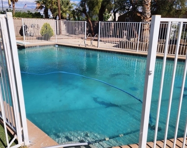 4897 Sawyer Avenue - Photo Thumbnail 17