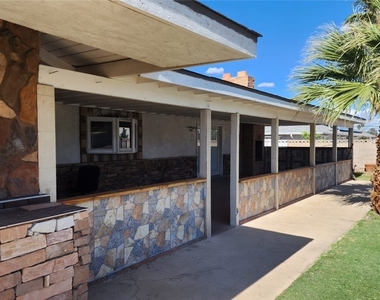4897 Sawyer Avenue - Photo Thumbnail 2