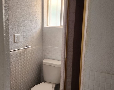 4897 Sawyer Avenue - Photo Thumbnail 11