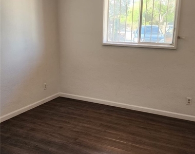 4897 Sawyer Avenue - Photo Thumbnail 7