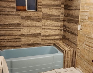 4897 Sawyer Avenue - Photo Thumbnail 14
