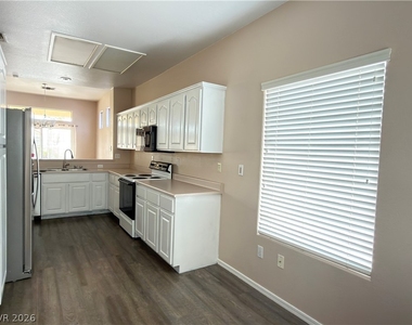10433 Snyder Avenue - Photo Thumbnail 5