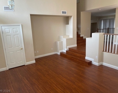 321 Waterton Lakes Avenue - Photo Thumbnail 2