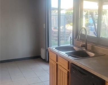 4617 Stacey Avenue - Photo Thumbnail 5
