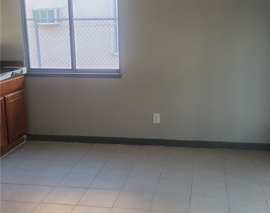 4617 Stacey Avenue - Photo Thumbnail 14
