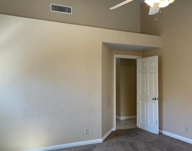 5905 April Lane - Photo Thumbnail 13