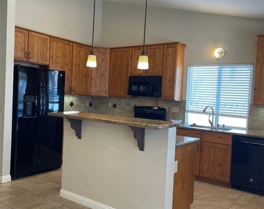 5905 April Lane - Photo Thumbnail 6