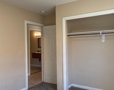5905 April Lane - Photo Thumbnail 22