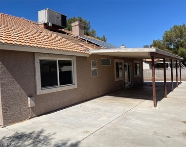 5905 April Lane - Photo Thumbnail 28