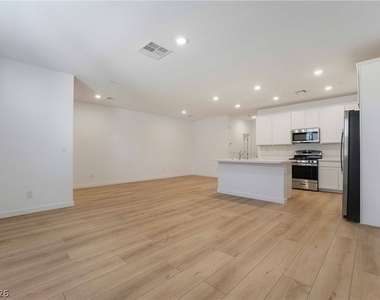 2558 Venetia Pointe Street - Photo Thumbnail 7
